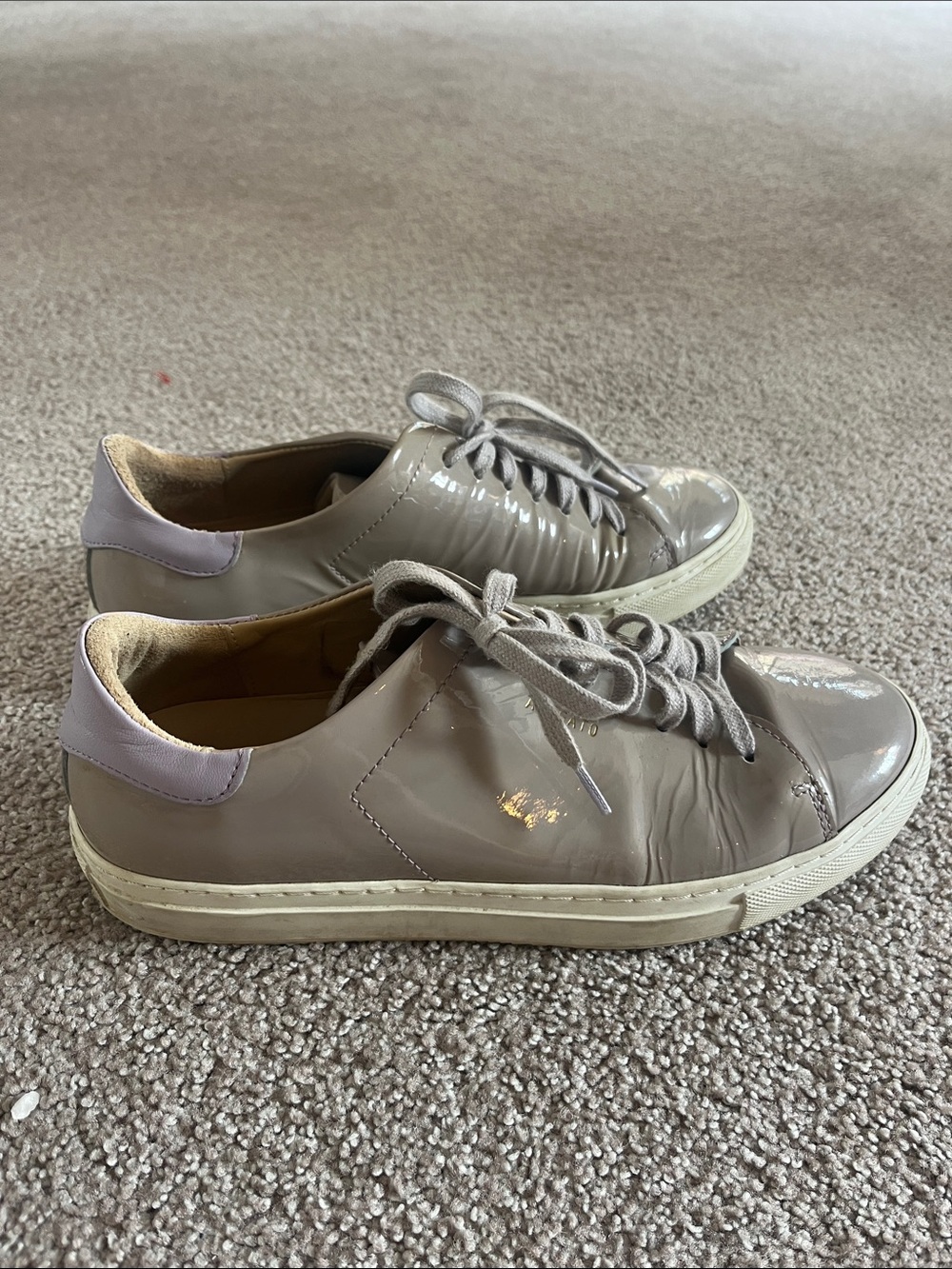 Axel Arigato Beige Patent Leather Sneakers with Pale Lilac Heel